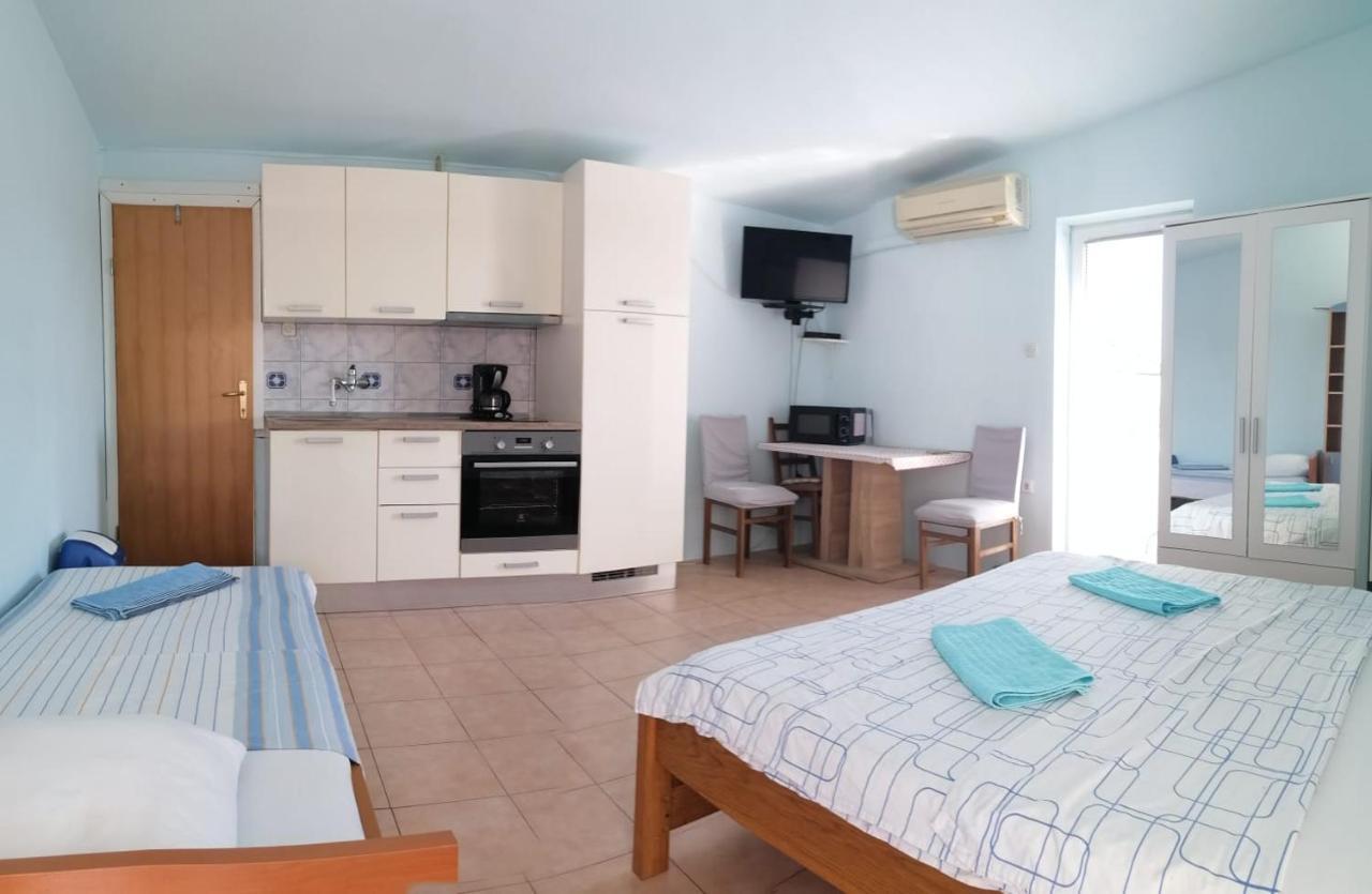 Danica Apartment Karlobag Bagian luar foto