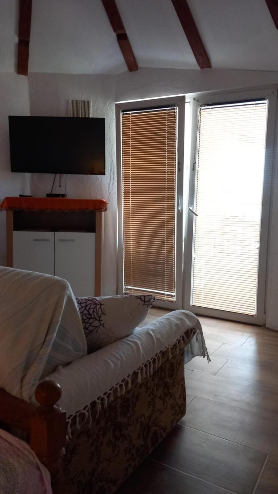 Danica Apartment Karlobag Bagian luar foto