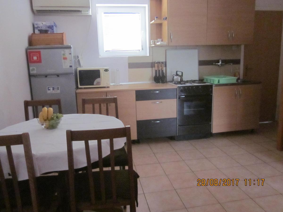 Danica Apartment Karlobag Bagian luar foto